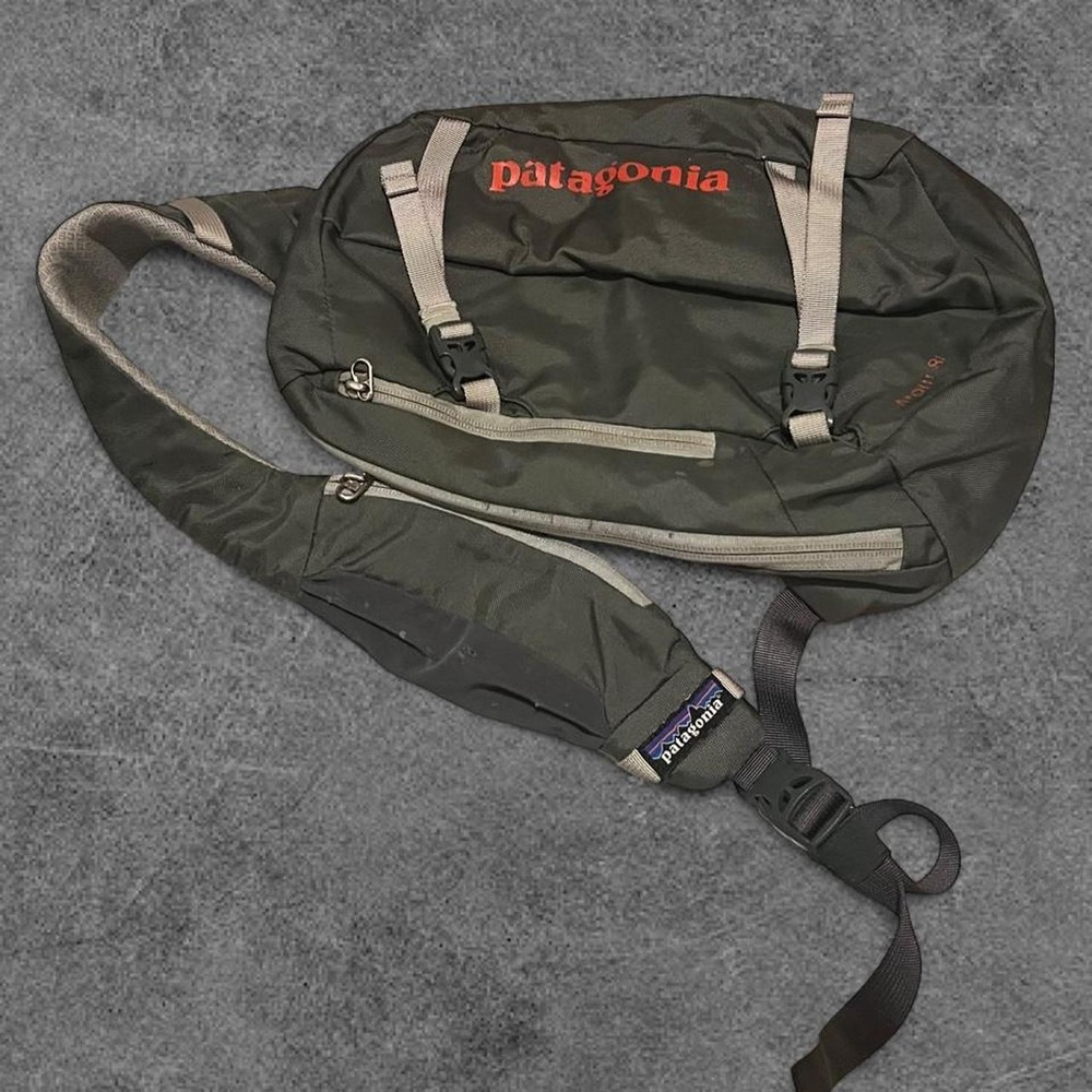 Patagonia Atom Sling Bag 8L Charcoal Grey Crossbody Backpack STY48261
